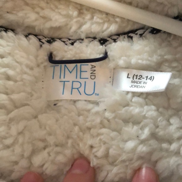 Fuzzy pullover - Picture 3 of 3